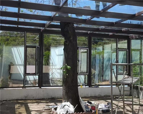 鋒登陽光房公司咨詢，常見的3種陽光房的頂部材料？
